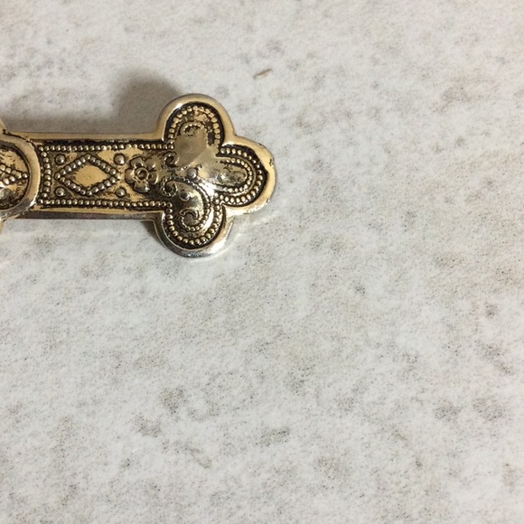 NWT Gold filigree flower edging pin - Picture 4 of 7